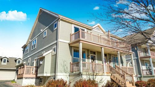 1046 Stonehaven Drive, Sun Prairie, WI, 53590 | Card Image