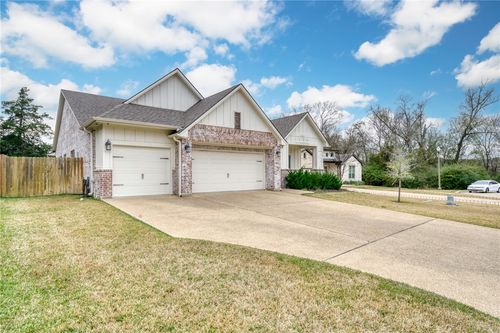3509 Wildwood Ct, Bryan, TX, 77808-1438 | Card Image