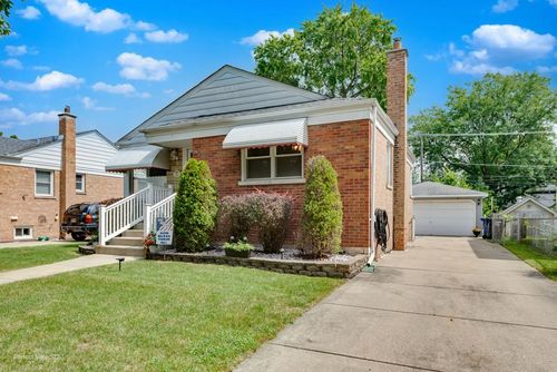 9221 S Avers Ave, Evergreen Park, IL, 60805-1415 | Card Image