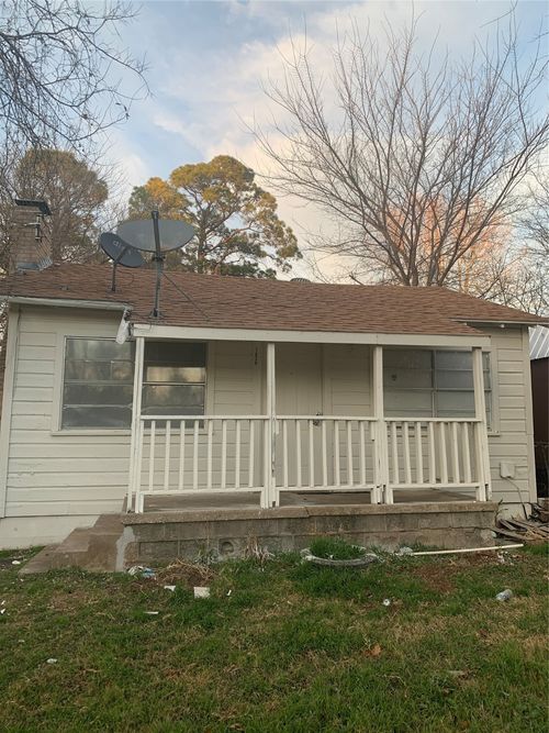 7026 Camp St, Azle, TX, 76020-7150 | Card Image