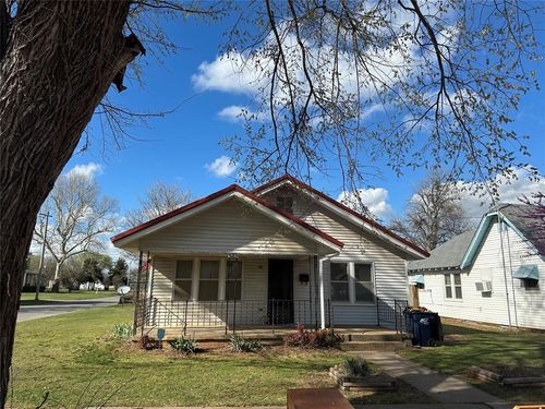 715 W Kentucky Ave, Anadarko, OK, 73005-3825 | Card Image