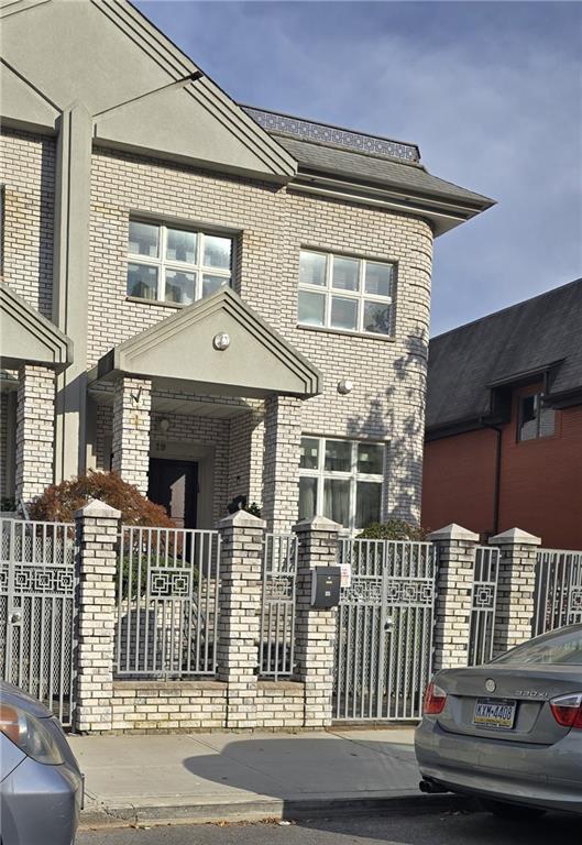 19 Amherst Street, For Sale in Brooklyn Zoocasa