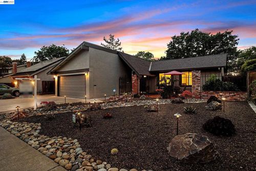 3511 Touriga Dr, Pleasanton, CA, 94566-6930 | Card Image