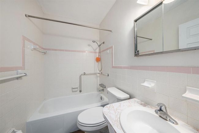 APT-66 - 2002 Australia Way E, Condo with 2 bedrooms, 2 bathrooms and null parking in CLEARWATER FL | Image 14