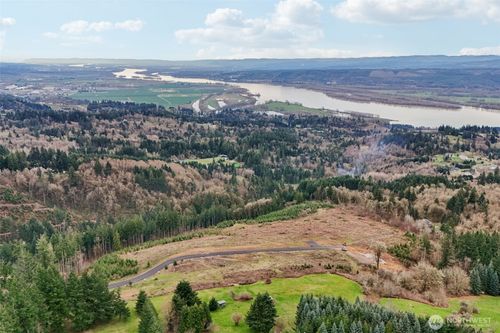 685 Anderson Drive, Kalama, WA, 98625 | Card Image