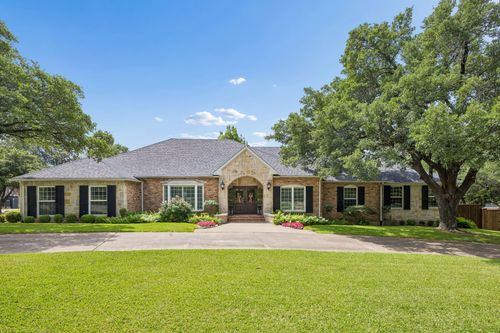 6828 Meadowcreek Dr, Dallas, TX, 75254-8627 | Card Image