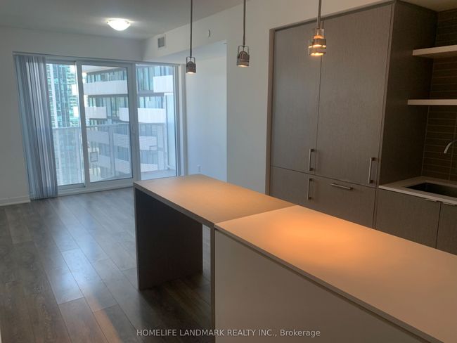 2605 - 100 Harbour St, Condo with 1 bedrooms, 1 bathrooms and null parking in Toronto ON | Image 4