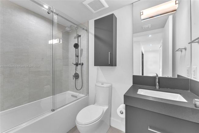 1 - 640 Fernwood Rd, Townhouse with 4 bedrooms, 3 bathrooms and null parking in Key Biscayne FL | Image 18