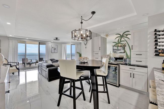 APT-9-3 - 5051 N Highway A1a, Condo with 3 bedrooms, 2 bathrooms and null parking in Hutchinson Island FL | Image 5