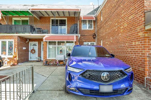 62-45 69th Pl, Middle Village, NY, 11379-1107 | Card Image
