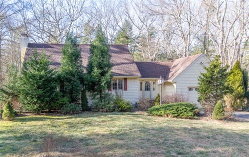 325 South Rd, Exeter, RI, 02822-3525 | Card Image