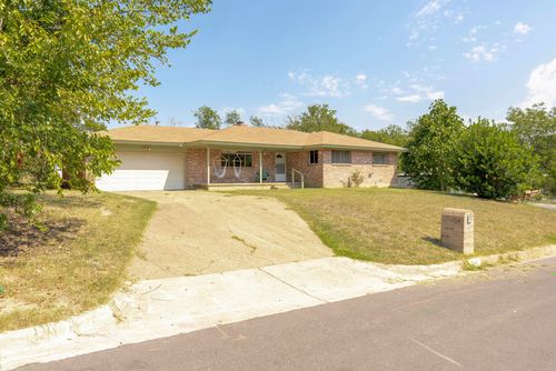 1442 W Water St, Weatherford, TX, 76086-2942 | Card Image