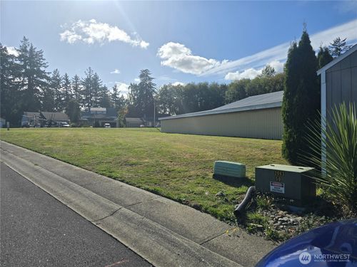 210 Glengate St, Cathlamet, WA, 98612-9595 | Card Image