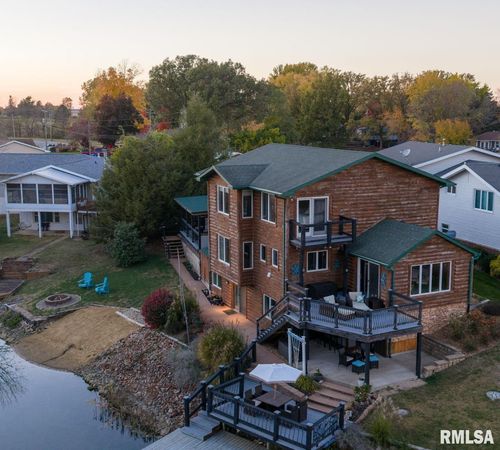 302 Dogwood Pl, Petersburg, IL, 62675-9763 | Card Image