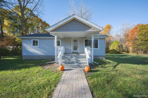 19810 Savage Road, Huron Twp, MI, 48111 | Card Image