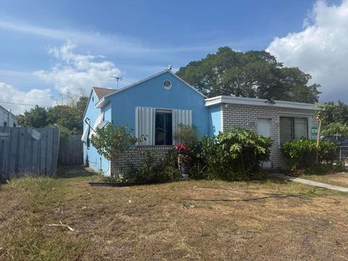 1109 S E St, Lake Worth Beach, FL, 33460-4825 | Card Image