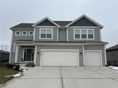 18926 Ocheltree St, Spring Hill, KS, 66083-8475 | Card Image