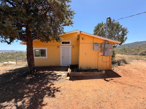 9275 E Chestnut Hill Ave, Dewey-Humboldt, AZ, 86327-6909 | Card Image