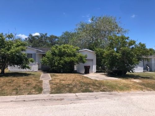 621 S Lantana Dr, Kingsville, TX, 78363-4958 | Card Image
