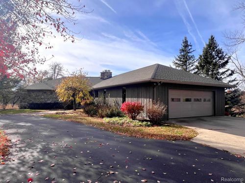 10008 M 52, Perry, MI, 48872-9348 | Card Image