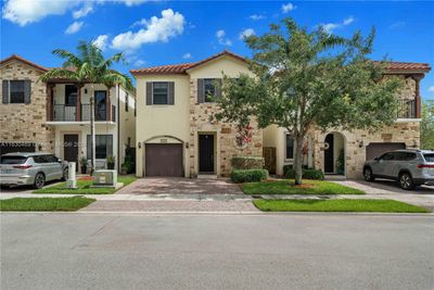 10235 - 10235 Nw 70th Ln, Townhouse with 3 bedrooms, 2 bathrooms and null parking in Doral FL | Image 1