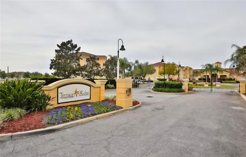 818-818 Terrace Ridge Circle, DAVENPORT, FL, 33896 | Card Image