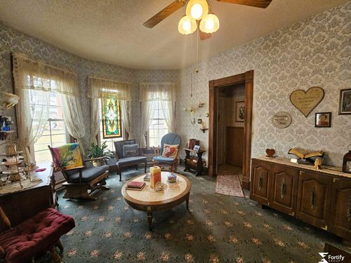 315 N 11th St, Geneva, NE, 68361-1422 | Card Image