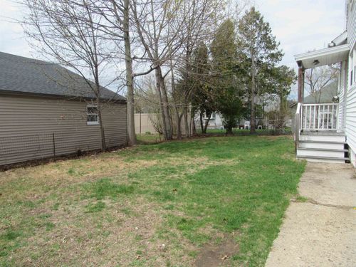 30 Longwood Ave, Manchester, NH, 03109-4113 | Card Image