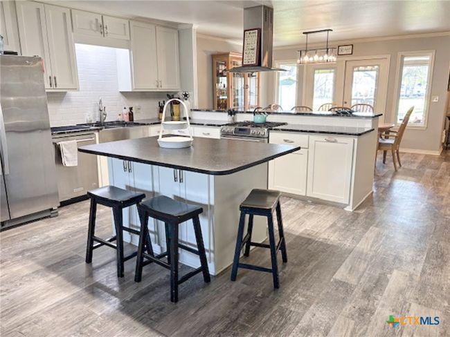 912 N Avenue G, House other with 4 bedrooms, 3 bathrooms and null parking in Shiner TX | Image 6