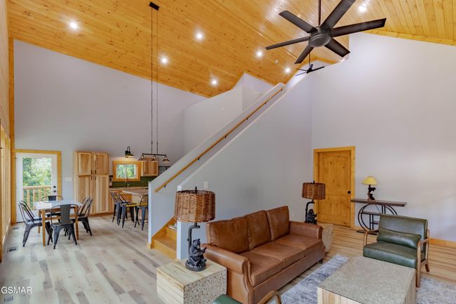 617 Davenport Rd, House other with 3 bedrooms, 3 bathrooms and null parking in Gatlinburg TN | Image 9