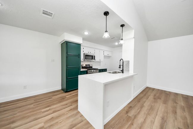 2712 Laurel Creek Way, House other with 4 bedrooms, 2 bathrooms and 2 parking in Pearland TX | Image 15