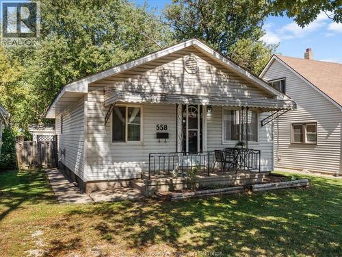 558 Charles St, Windsor, ON, N8X3G3 | Card Image
