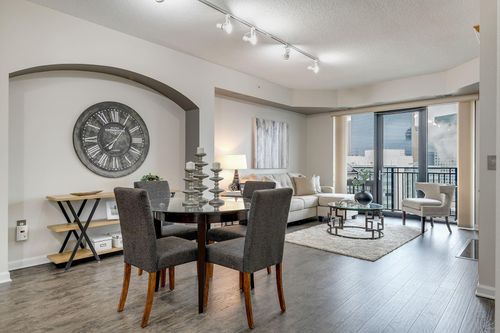 apt-2203-500 E Grant St, Minneapolis, MN, 55404-1488 | Card Image