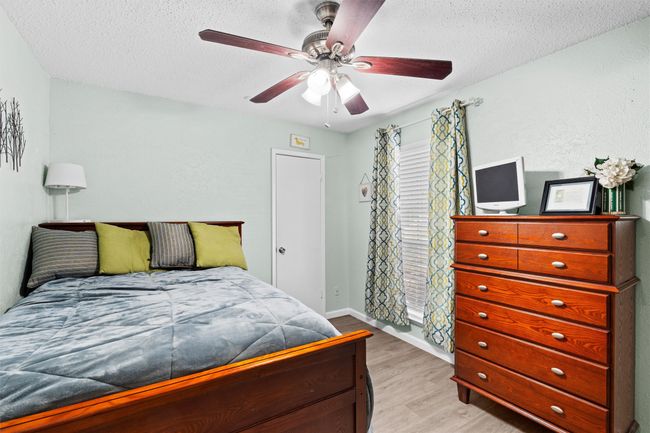 Spacious 3rd bedroom with closet & ceiling fan | Image 19