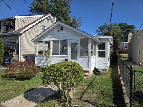 31 Seeley Ave, Keansburg, NJ, 07734-1227 | Card Image