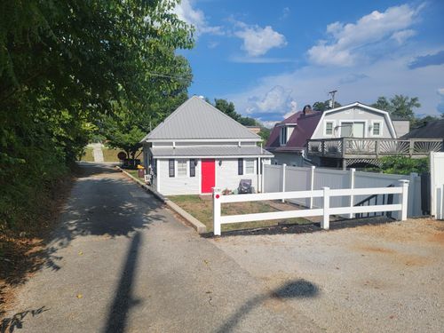 200 Jacksboro St, Somerset, KY, 42501-2212 | Card Image