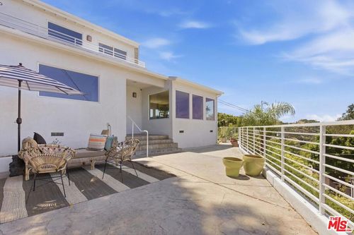 11776 Laurelcrest Dr, Studio City, CA, 91604-3885 | Card Image