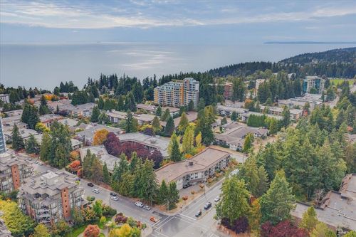 107-15020 N Bluff Rd, White Rock, BC, V4B5A4 | Card Image
