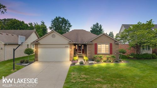 13746 Wellington Dr, Sterling Heights, MI, 48313-3478 | Card Image