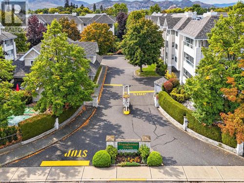 208-920 Glenwood Ave, Kelowna, BC, V1Y9P2 | Card Image