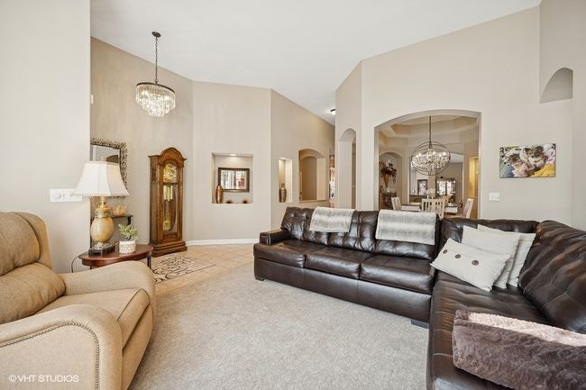5582 Chapel Hl, House other with 3 bedrooms, 2 bathrooms and 2 parking in Gurnee IL | Image 6