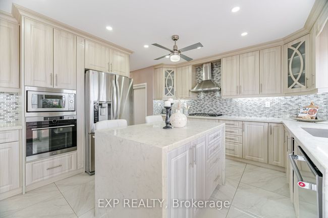810 Cousens Terr, House other with 5 bedrooms, 3 bathrooms and 2 parking in Milton ON | Image 20