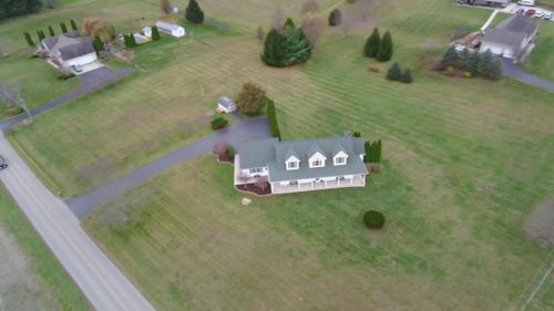 1975 Lamb Rd, Carroll, OH, 43112-9432 | Card Image