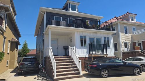 229 E Walnut St, Long Beach, NY, 11561-3523 | Card Image