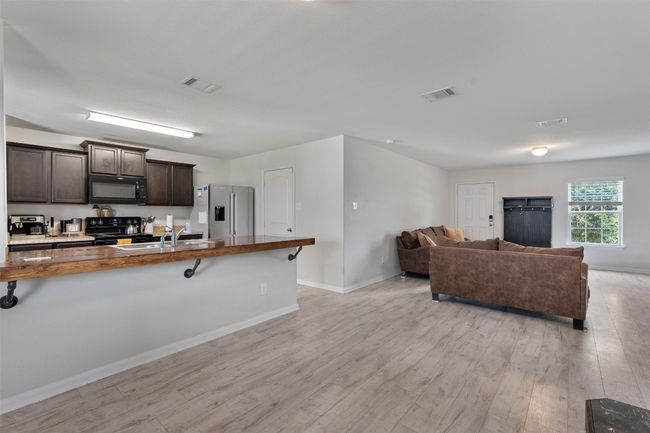 9A - 120 Farmer Cv, House other with 3 bedrooms, 3 bathrooms and 3 parking in Jarrell TX | Image 5