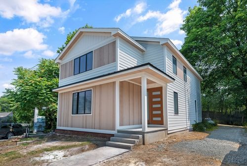 863 Main St, Reading, MA, 01867-1710 | Card Image