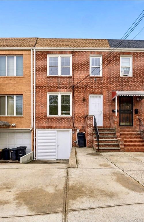 6916 Fresh Meadow Ln, Fresh Meadows, NY, 11365-3422 | Card Image