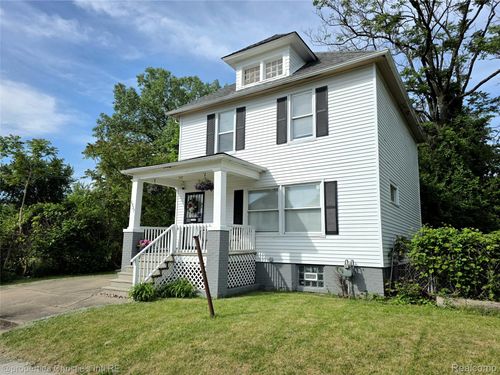 2927 Seyburn St, Detroit, MI, 48214-1718 | Card Image