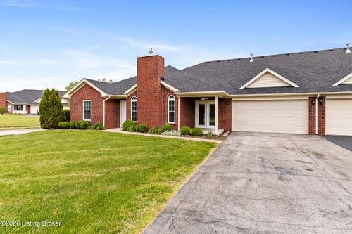 5038 Woodridge Lake Blvd, Louisville, KY, 40272-5317 | Card Image