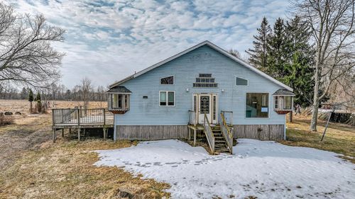 644 E Main St, Fairchild, WI, 54741-8234 | Card Image